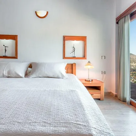 Luxury & Secluded Mediterranean W/ Infinity Pool Villa Kaş